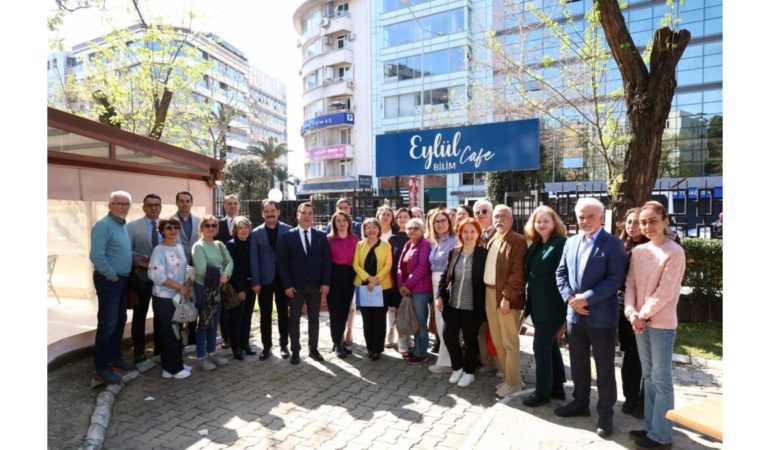 DEÜ Bilim Kafe Sohbetleri’nin 6’ncı Buluşmasında “Bilimin Işığında Güneşten Nasıl Korunmalıyız?” Konuşuldu