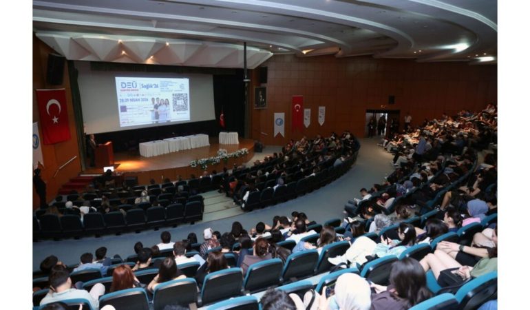DEÜ Sağlık’26 Kariyer Zirvesi Başladı