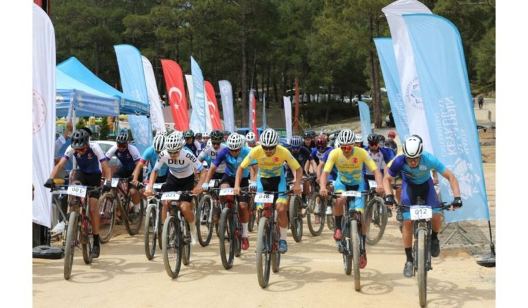 Deü’lü Sporculardan Bisiklette Büyük Başarı