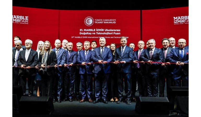 Doğal Taşın Kalbi İzmir’de Atıyor