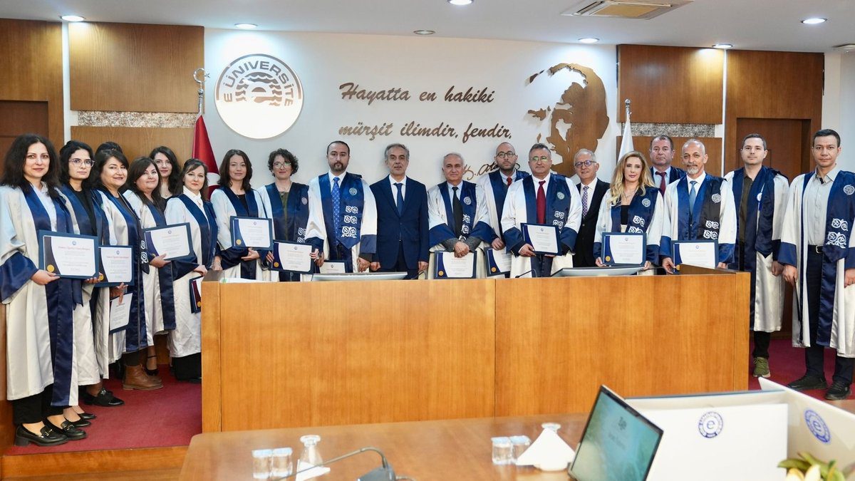 Ege Üniversitesi Senatosunda Başarılı Akademisyenler ve Birimler Ödüllendirildi