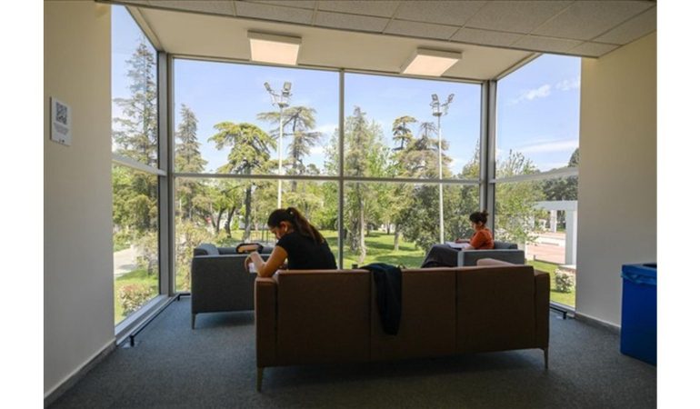 Hasan Ali Yücel Kütüphanesi Yoğun İlgi Görüyor