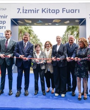 İzkitap, Kapılarını Açtı