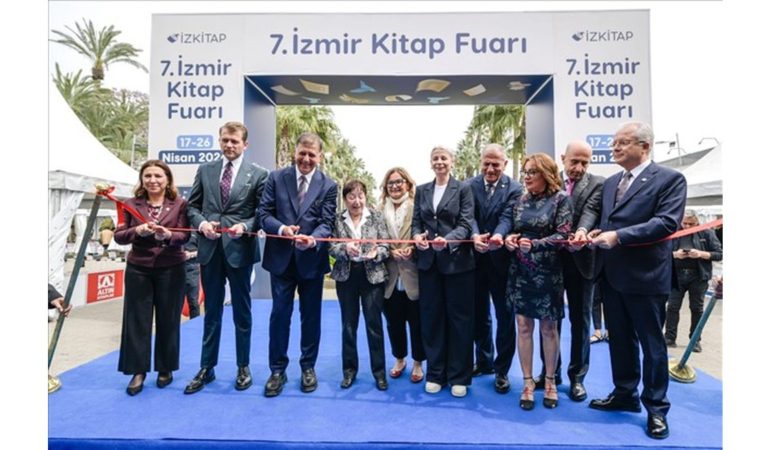 İzkitap, Kapılarını Açtı