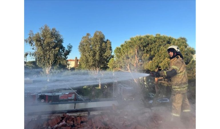 İzmir’de İtfaiyenin Hızlı Müdahalesi Faciayı Önledi