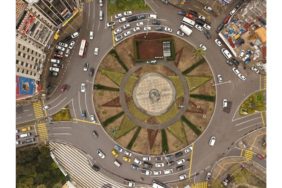 İzmir’in Kalbi Çiçek Açtı