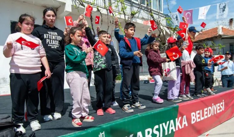 Karşıyaka 23 Nisan Etkinlikleri Çocuk Şenliği