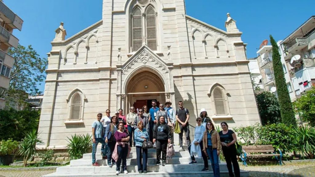 Karşıyaka Gezilecek Yerler Listesi Karşıyaka Gezi Rehberi