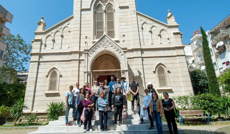 Karşıyaka Gezilecek Yerler Listesi Karşıyaka Gezi Rehberi