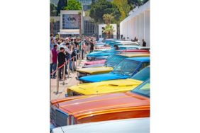 Klasik Otomobil Sergisi Ziyaretçilerini Zaman Yolculuğuna Çıkardı