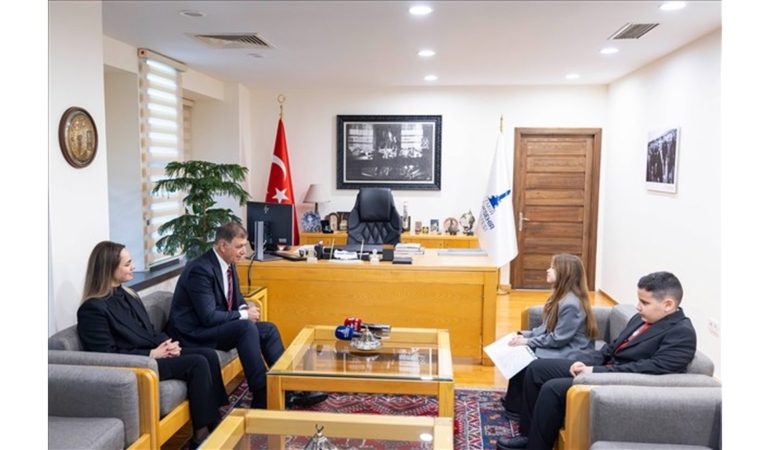 Meryem Ve Aras’tan Güvenli Gelecek Mesajı