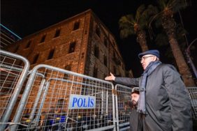 Meslek Fabrikası Önünde Gece Nöbeti