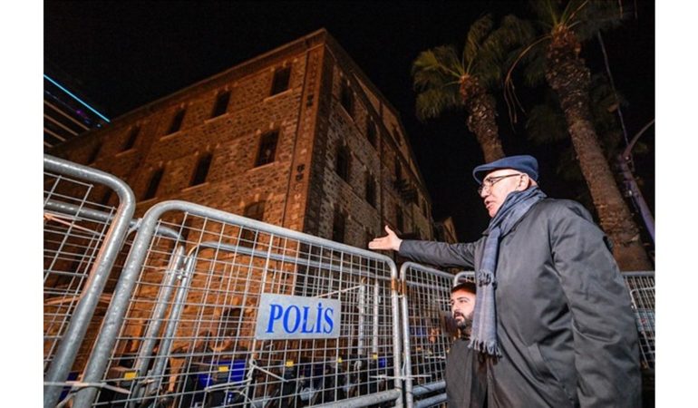 Meslek Fabrikası Önünde Gece Nöbeti