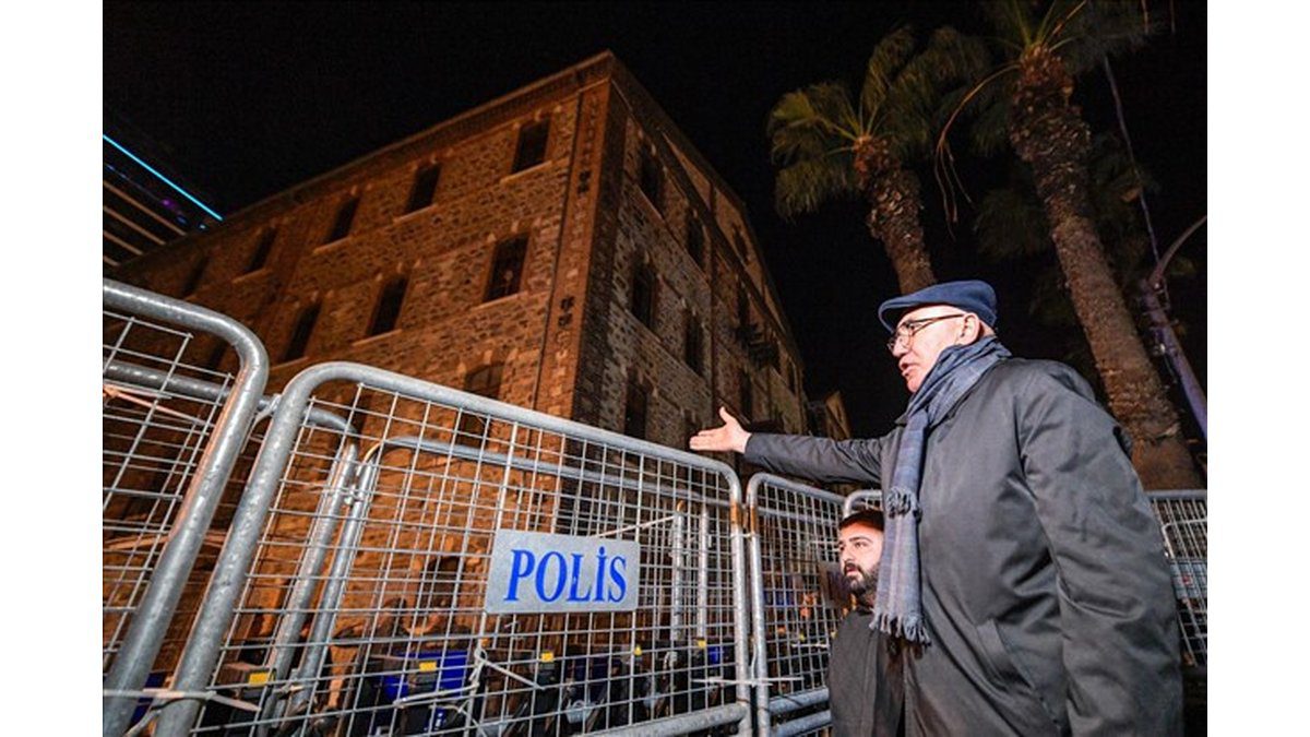 Meslek Fabrikası Önünde Gece Nöbeti