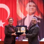 Şair Ve Yazar Ali Ayçil Deü’lü Öğrencilerle Buluştu