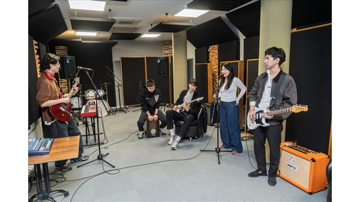 Stüdyo Kültürpark Kazakistanlı Müzik Grubuna Kapılarını Açtı