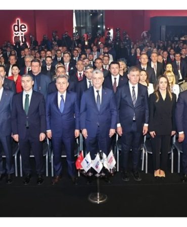 Ticaret Bakanı Ömer Bolat, İzmir'de Fuar Açılışına Katıldı