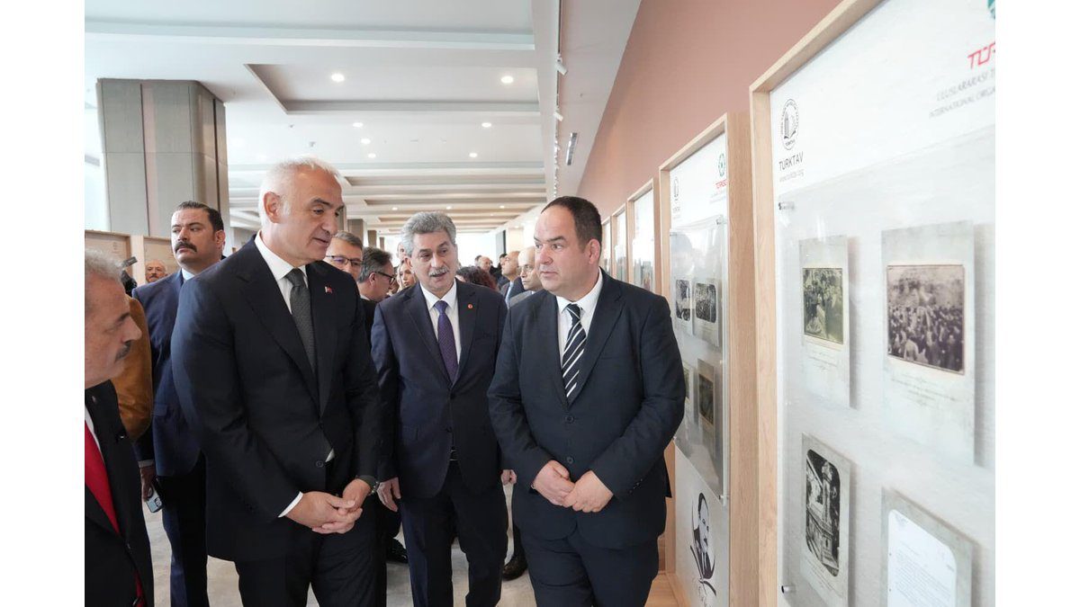 Türk Dünyasına 5 Lehçede Dev Eser