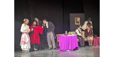 Üniversiteliler Tiyatroda Buluştu