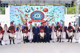 Egeli Öğrenciler Baharı “Şenlikle” Karşıladı