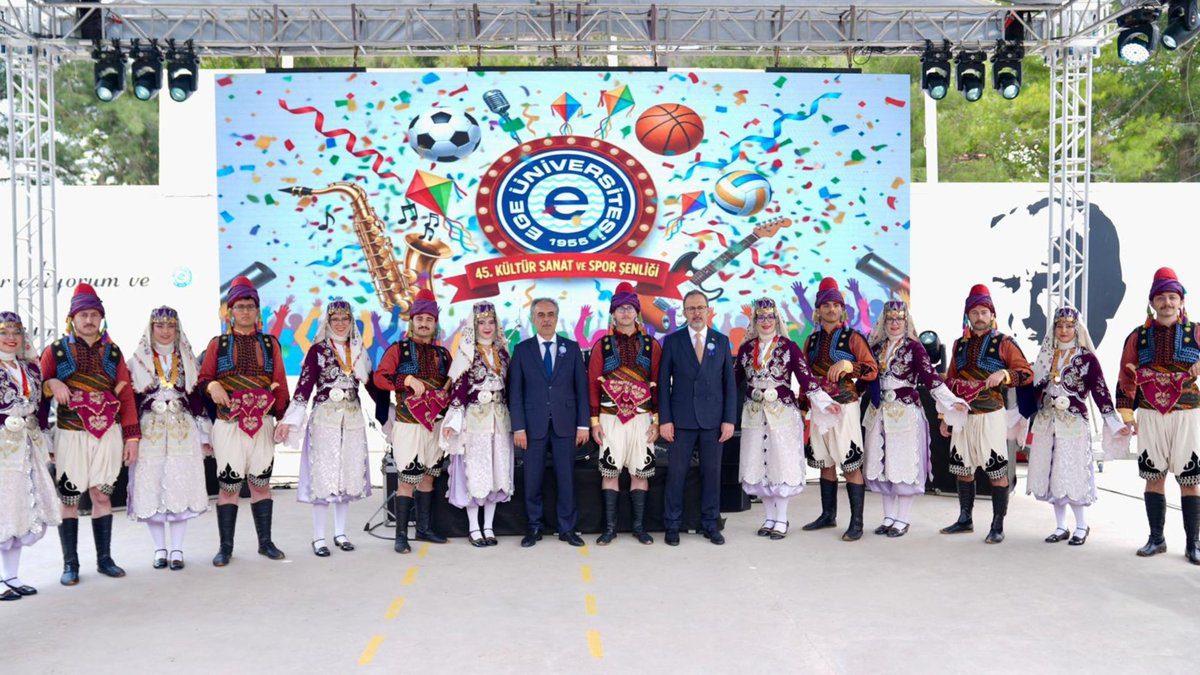 Egeli Öğrenciler Baharı “Şenlikle” Karşıladı