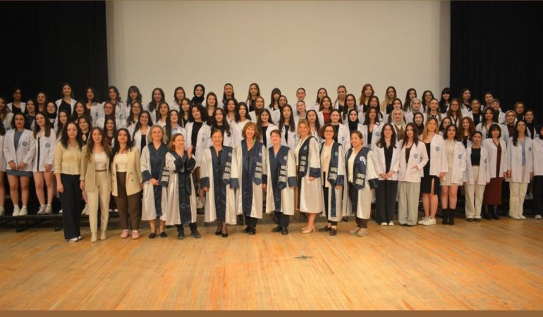 EÜ Sağlık Bilimleri Fakültesinde Beyaz Önlük Heyecanı