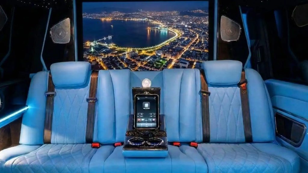 İzmir'de Ulaşımın Kolay Yolu Profesyonel Transfer Çözümleri