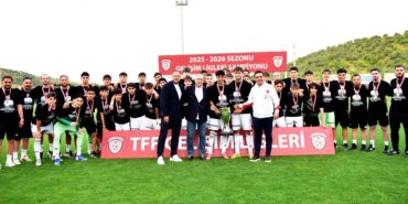 İzmir'de Yapılan U16 Gelişim Ligi Şampiyonu Beşiktaş Oldu