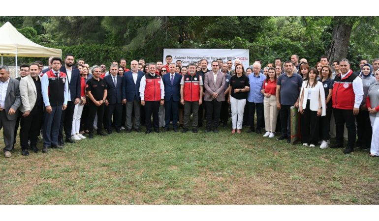 Bakan Yumaklı İzmir'de Biyoteknik Mücadele Araştırma Merkezinin Açılışını Yaptı