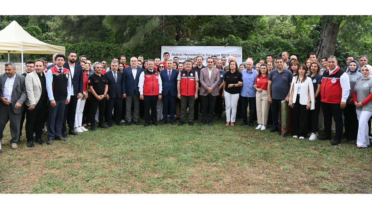 Bakan Yumaklı İzmir'de Biyoteknik Mücadele Araştırma Merkezinin Açılışını Yaptı