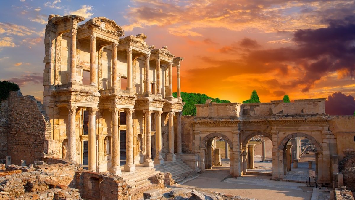 Bayramda Efes Antik Kenti'ne 119 Bin 143 Ziyaretçi Geldi
