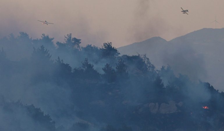 İzmir Dikili Çandarlı Yaylayurt Orman Yangını Son Dakika
