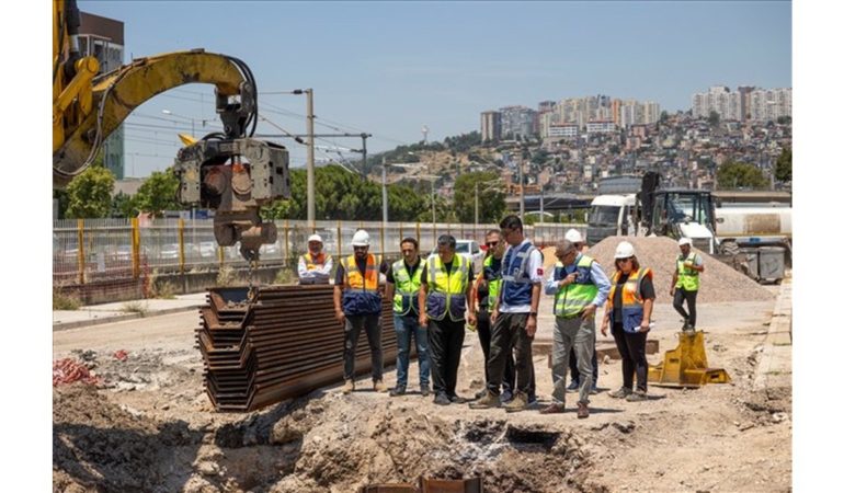 İzmir’de 3 Milyar Liralık Alt Yapı Dönüşümü Sürüyor