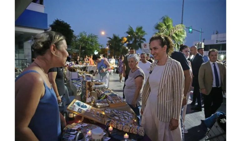 Karşıyaka Kadın Emeği Gece Pazarı Başlıyor