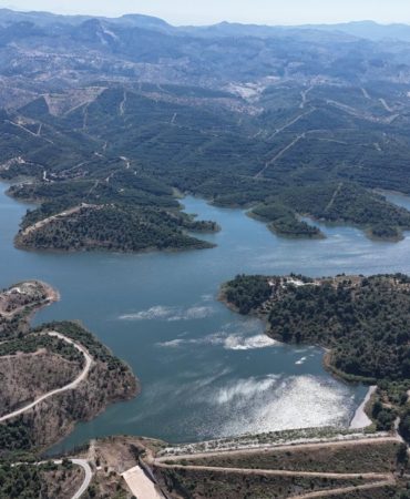 Seferihisar’da Baraj Suyu Sulama Sezonu Başladı: 1750 Üreticiye Can Suyu