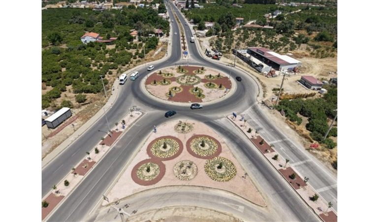 Seferihisar’ın İki Büyük Kavşağı Yenilendi