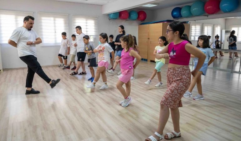 Bornova'da Yaz Tatili Üretime Dönüştü