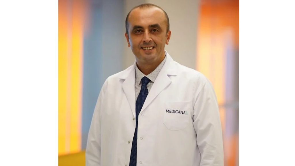 Prof. Dr. Varlık Erol Kimdir? | İzmir Genel Cerrahi Doktoru