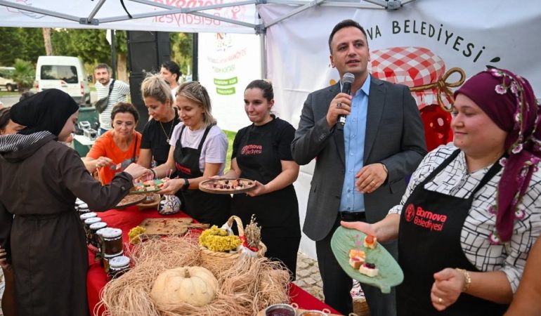 Bornova’da Doğal Lezzetler Halkla Buluşuyor