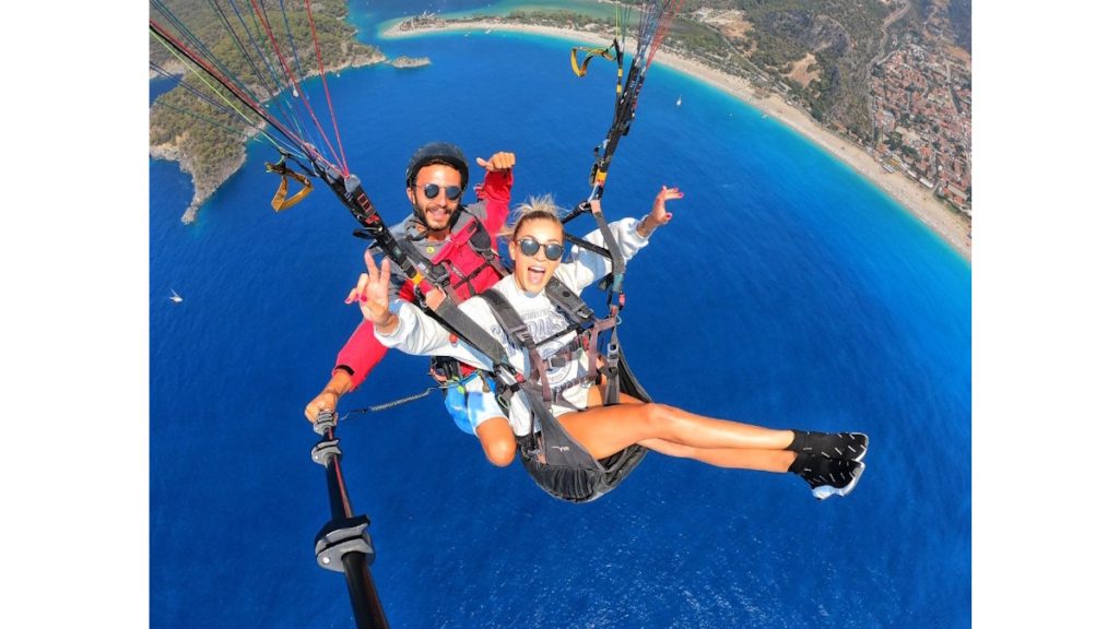 Fethiye Yamaç Paraşütü ile Gökyüzünde Eşsiz Bir Tatil Deneyimi
