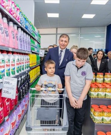 Başkan Tugay: Halkın Zincir Marketi Şube Açıyor