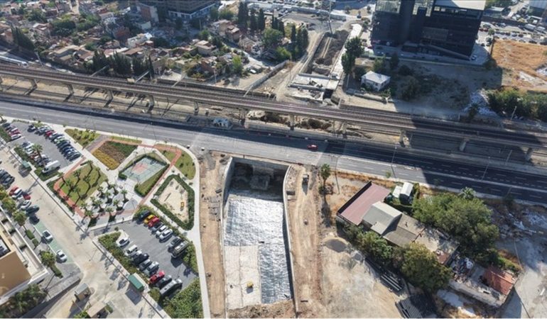 İzmir’in Dev Karayolu Projesi El Emeği Ve Alın Teriyle İlerliyor