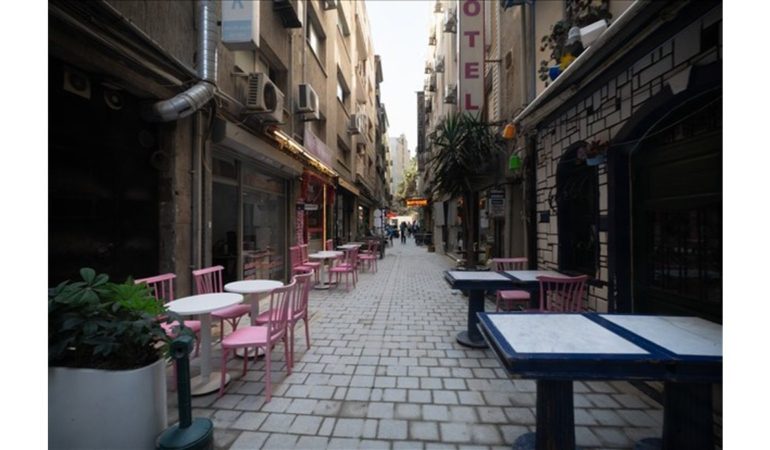 Kıbrıs Şehitleri Caddesi’nin Zemini Yenileniyor
